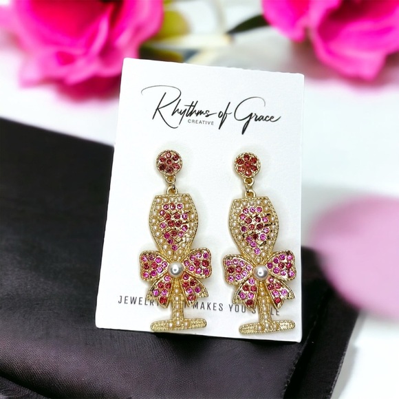 Rosé All Day: Adorable Wine Bottle Earrings for the Stylish Sipper! NWT - Picture 3 of 3